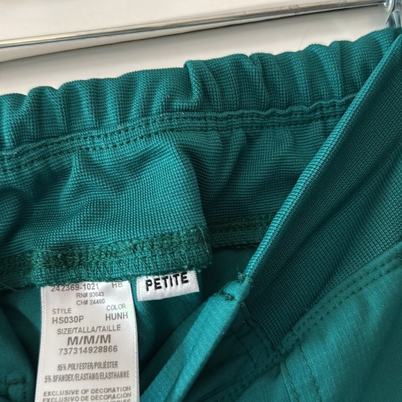✨ HEARTSOUL Hunter Green Scrub Joggers – Size Medium Petite ✨ - Picture 3 of 4